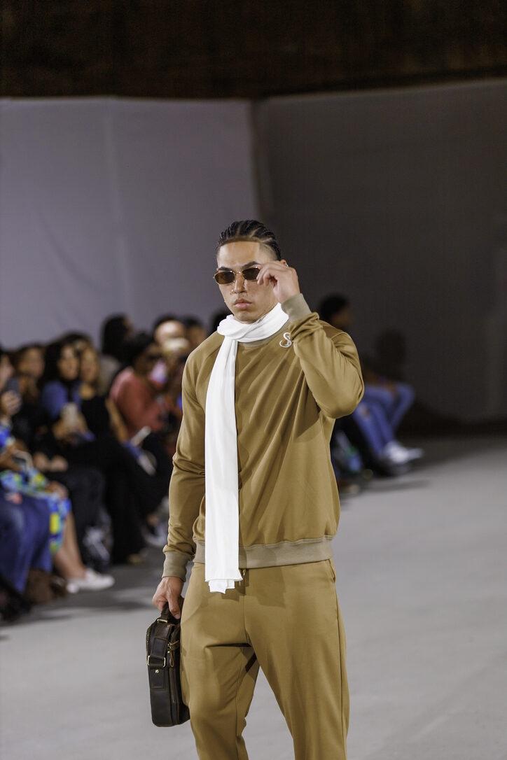 Gold fringe moment from LA Fashion Week / The Bureau