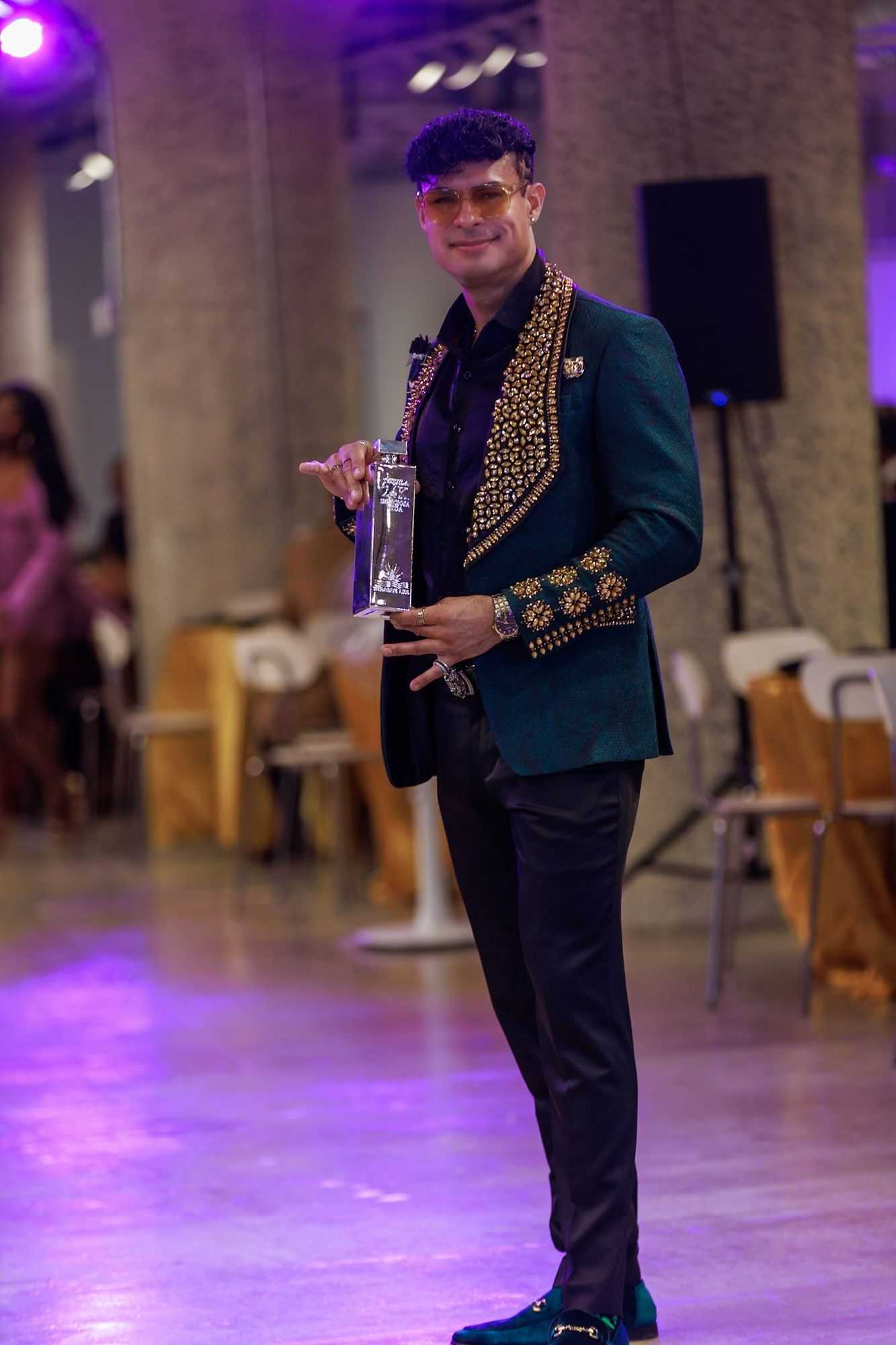 Runway Suave